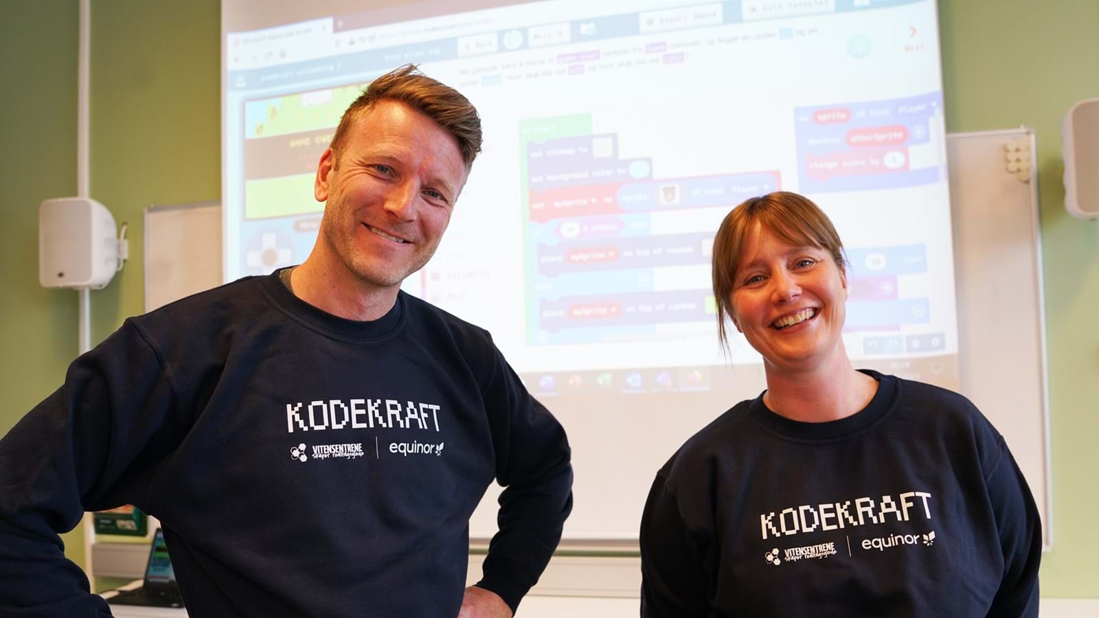 Kodekraft PK Og Pernilla Foran Lerret (1)
