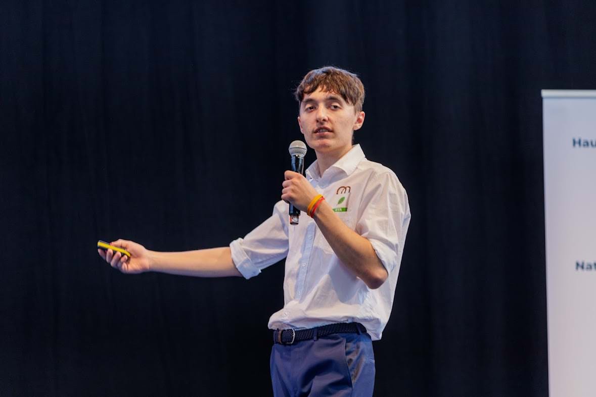 E74DC19B 2494 4FA3 B529 5AFB940C58B3